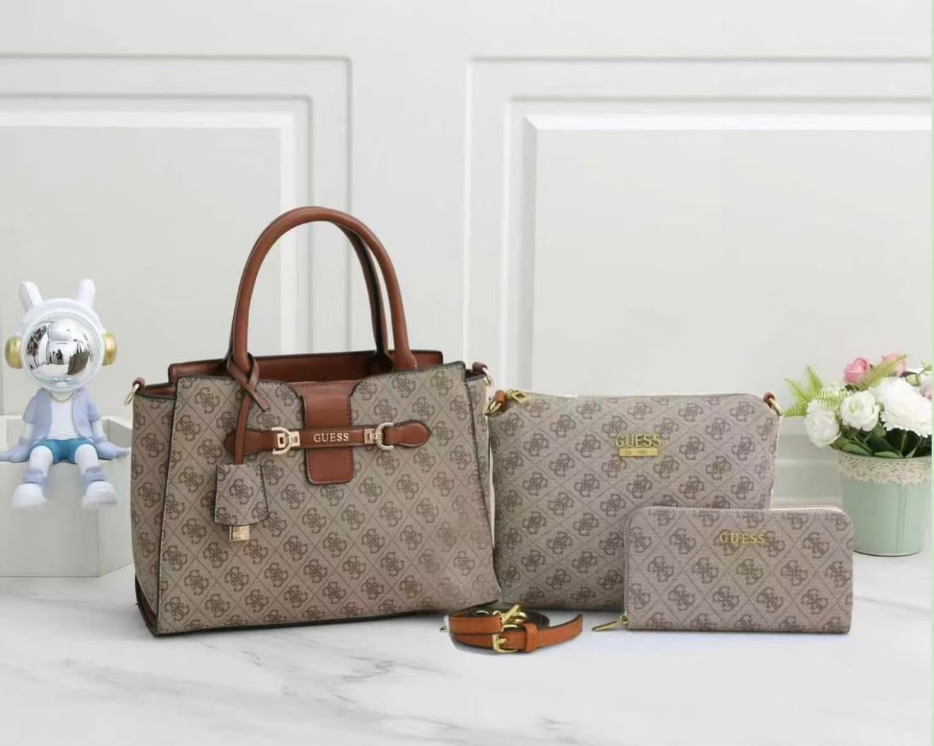 Tríos de cartera Guess