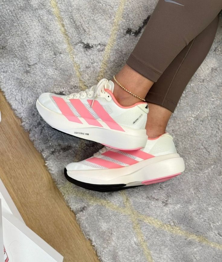 Zapatillas Adidas Adizero blancas y rosadas — foto 2
